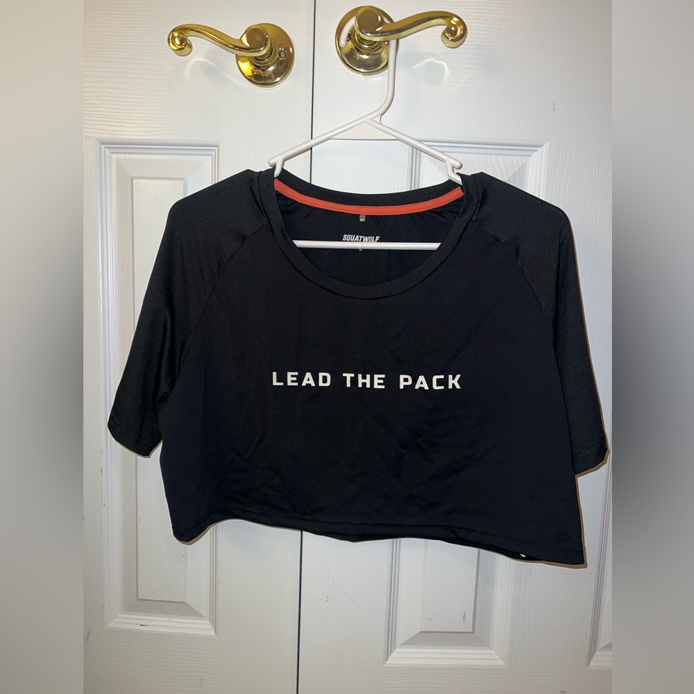 Squat wolf black crop tee size xl never worn